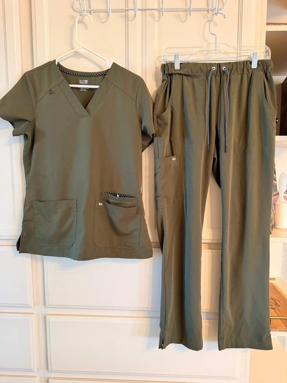 Koi small green women’s scrub set